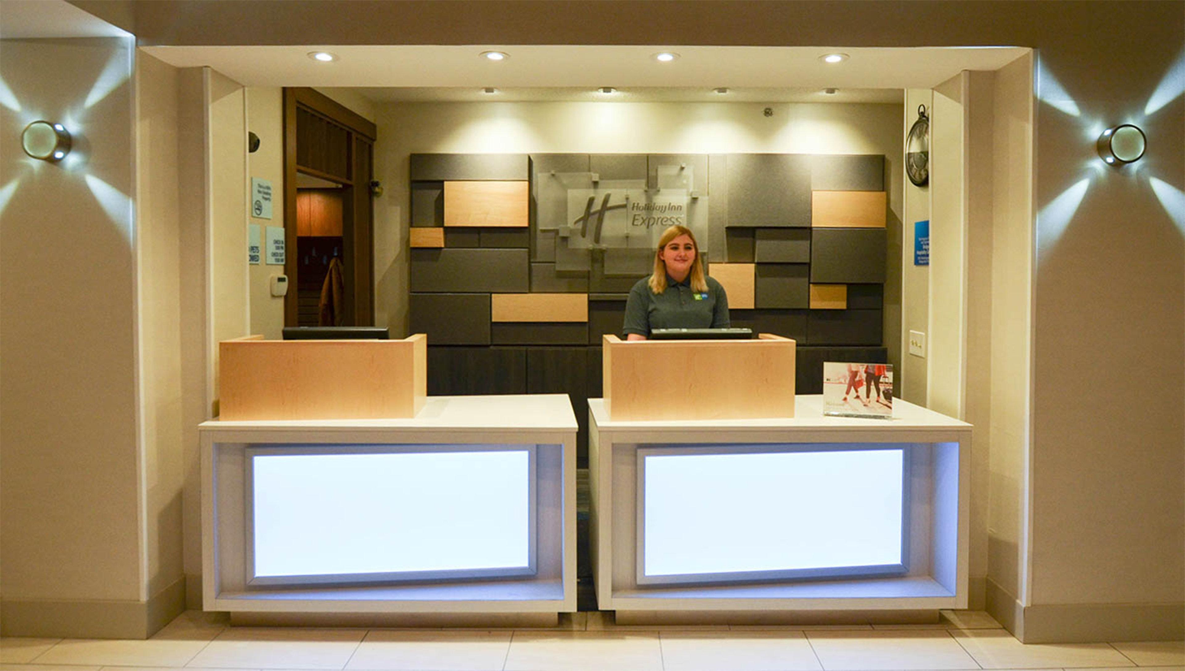 Holiday Inn Express Pittsburgh-Bridgeville By Ihg Esterno foto