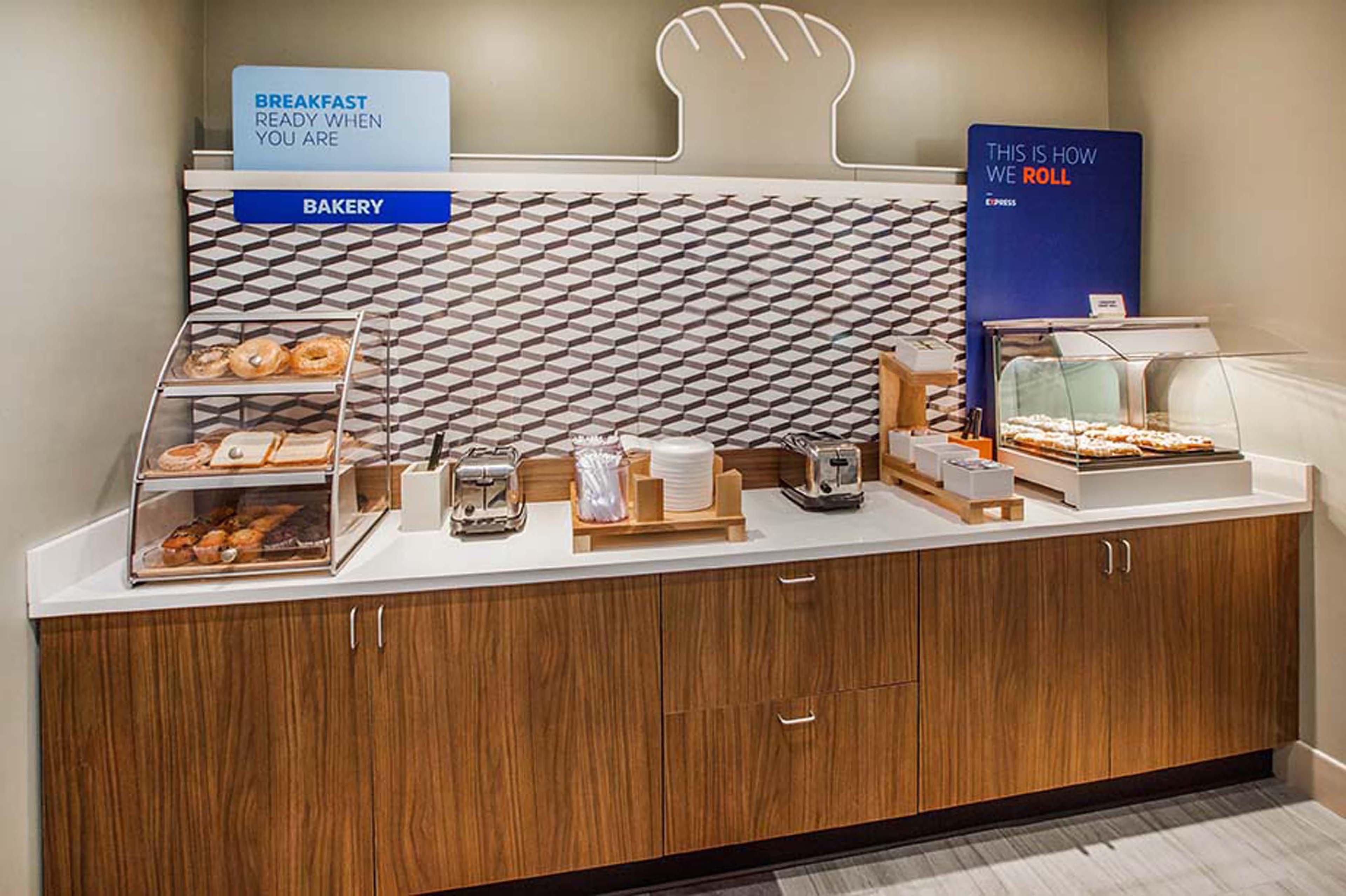 Holiday Inn Express Pittsburgh-Bridgeville By Ihg Esterno foto
