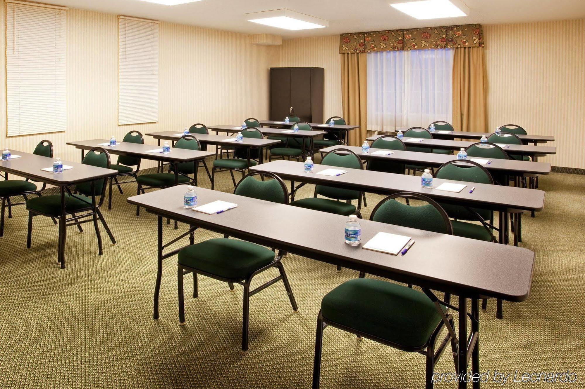 Holiday Inn Express Pittsburgh-Bridgeville By Ihg Esterno foto